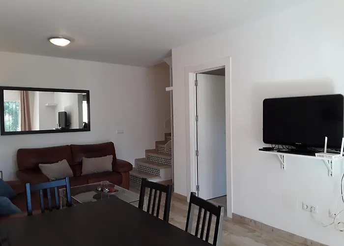 アパート Lovely Views,pool And Garden,resort